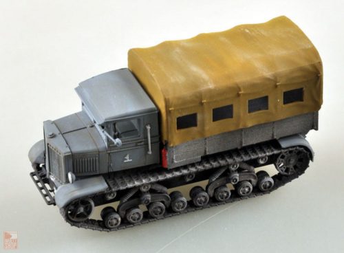 Easy Model 1:72 Soviet Voroshilovets Tractor