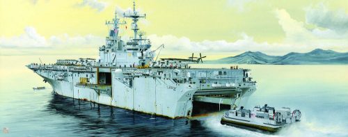 Hobby Boss 1:700 USS Essex LHD-2