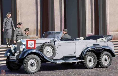 ICM 1:35 G4 (1939), German Car With Passengers