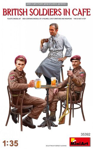 Miniart MT35392 1:35 British Soldiers in Cafe