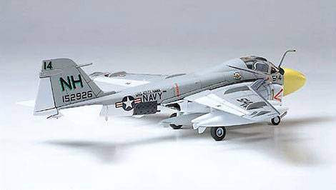 Tamiya 1:100 A-6A Intruder repülő makett