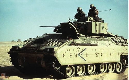 Trumpeter 1:72 M2A0 Bradley Fighting Vehicle